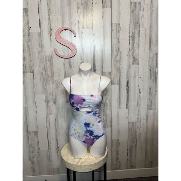 One piece swimsuit size small - Picture 1 of 5